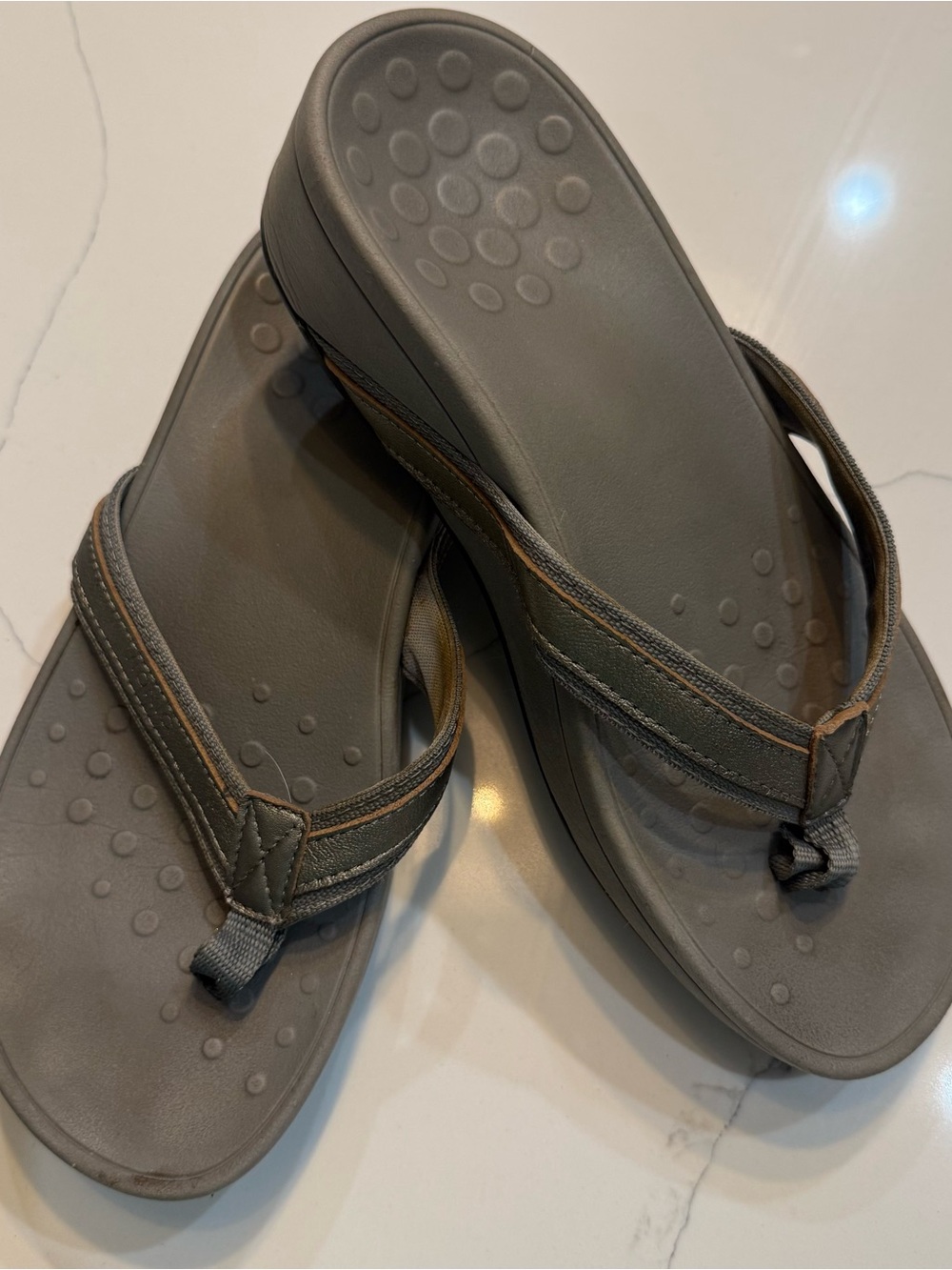 Vionic Womens High Tide Platform Flip Flop Sandals Grey Metallic Pewter Size 8
